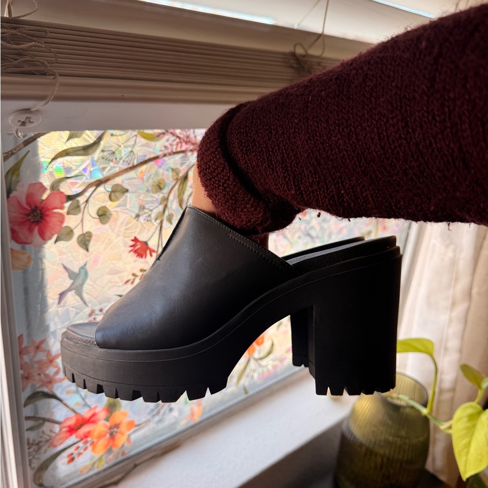 MIA Black Mules - Picture 2 of 4